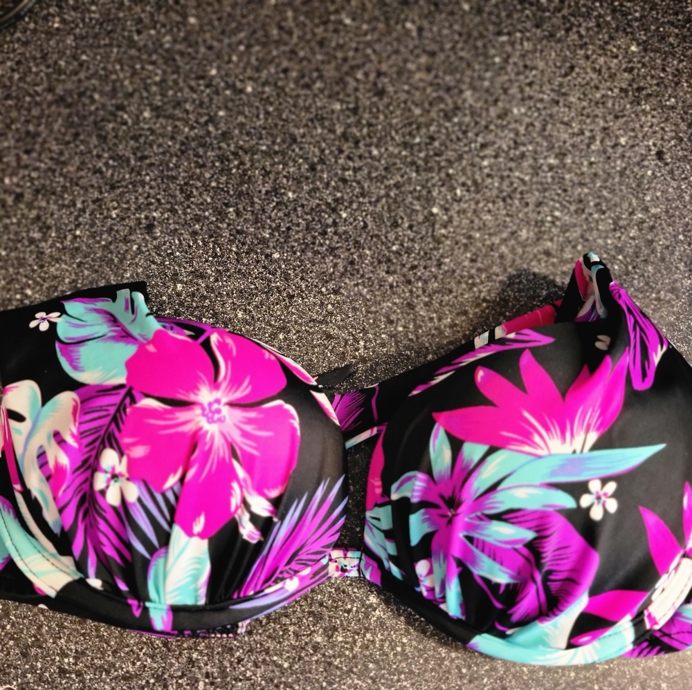 Venus Marilyn swim top